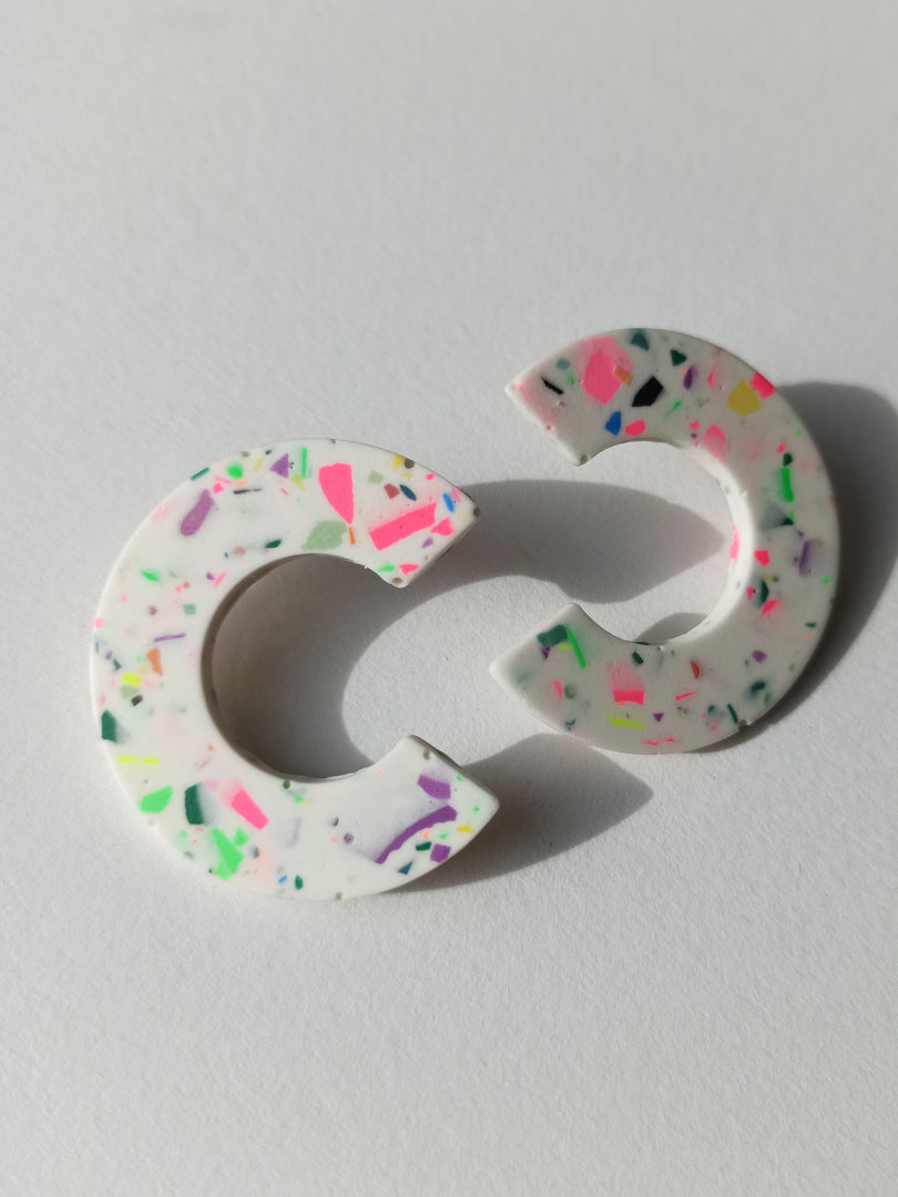 Boucles d'oreilles DeuxC - graphiques et colorées