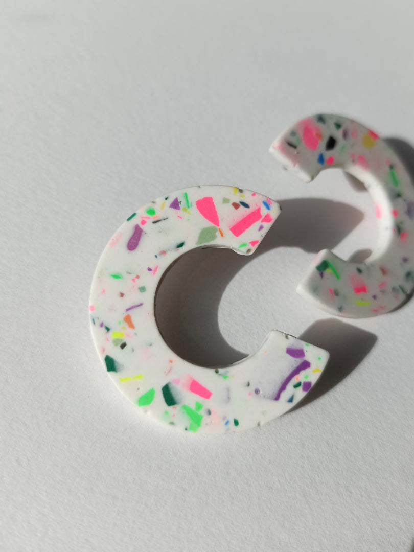 Boucles d'oreilles DeuxC - graphiques et colorées
