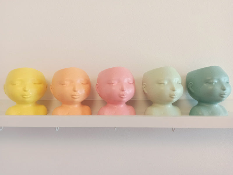Pot Visage – pièce artisanale en Jesmonite