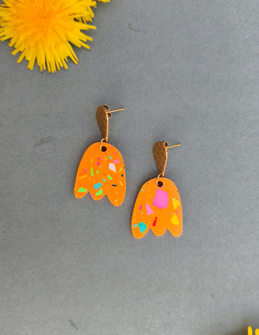 Boucles d'oreilles Tulipes - fabriquées à la main en Jesmonite