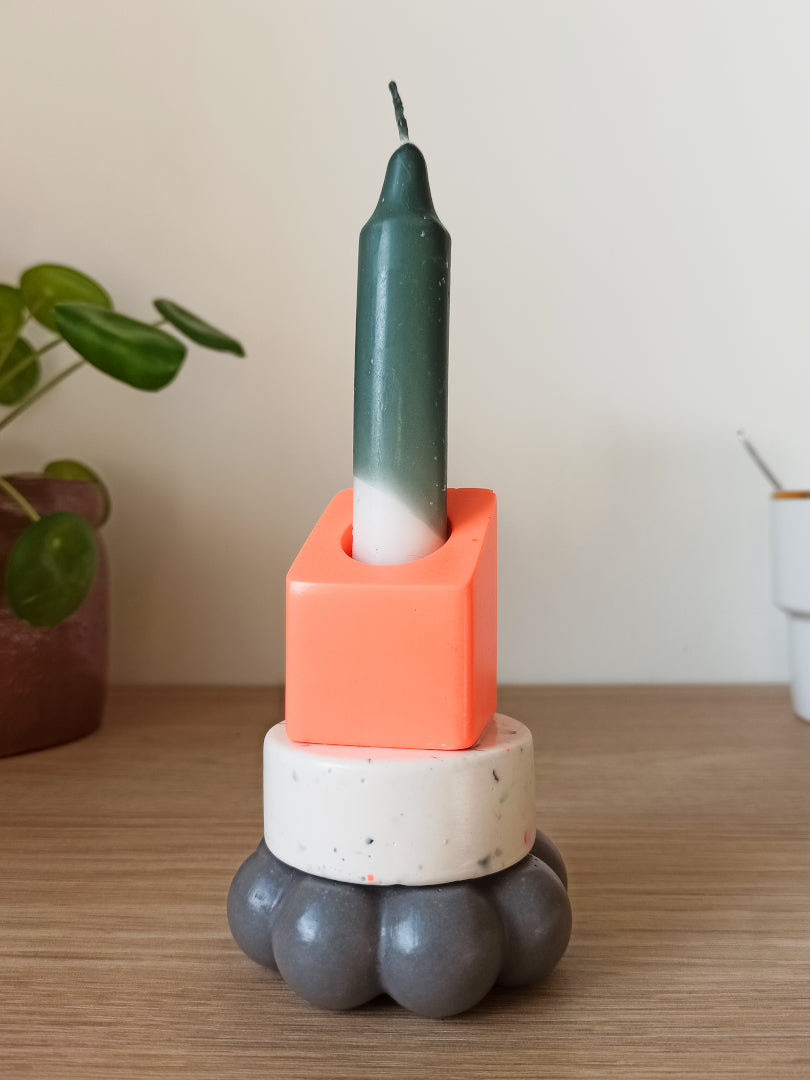 Bougeoir Roger – Déco colorée en Jesmonite (pièces empilées)