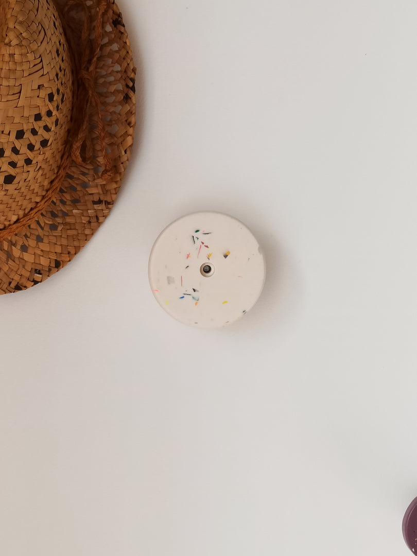 Patère murale Berthe en Jesmonite terrazzo – petit ou grand modèle