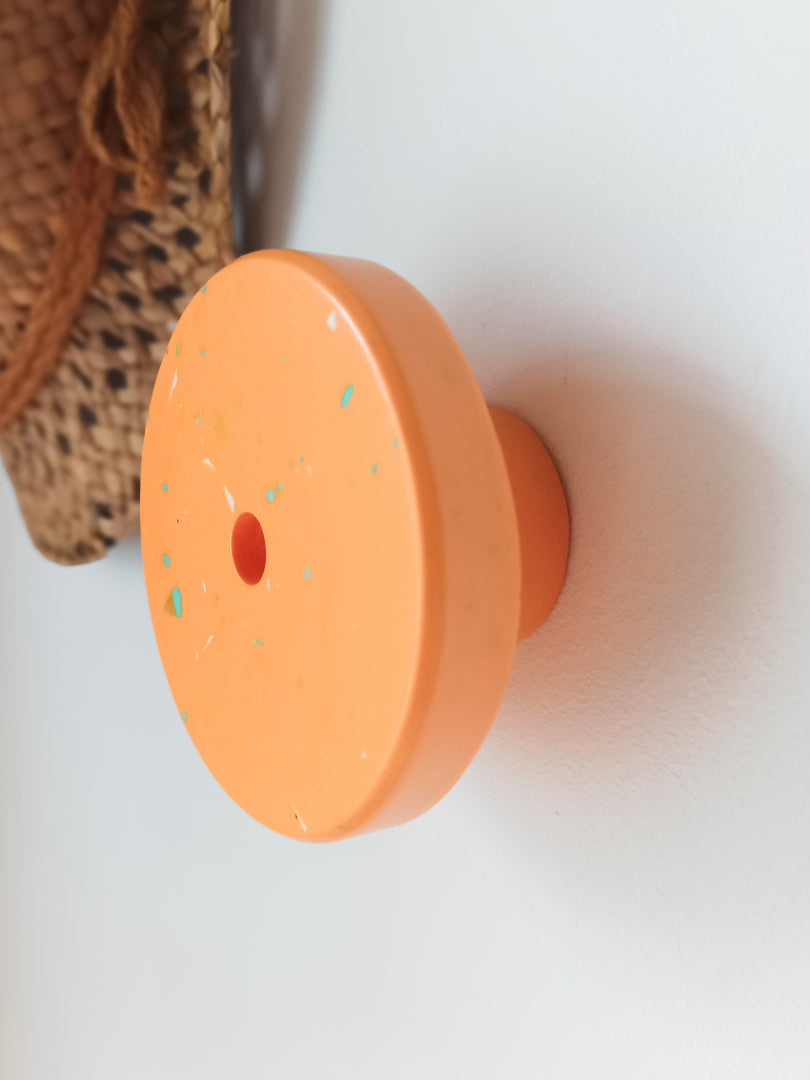 Patère murale Berthe en Jesmonite terrazzo – petit ou grand modèle
