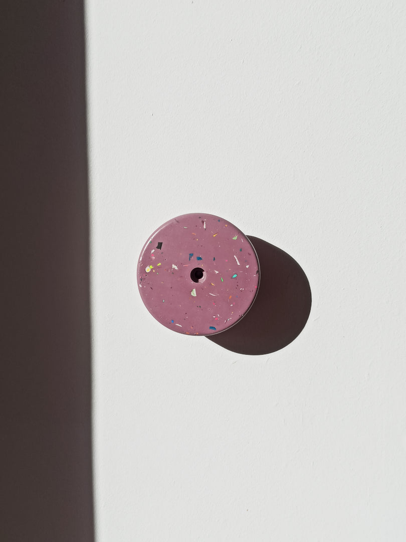 Patère murale Berthe en Jesmonite terrazzo – petit ou grand modèle