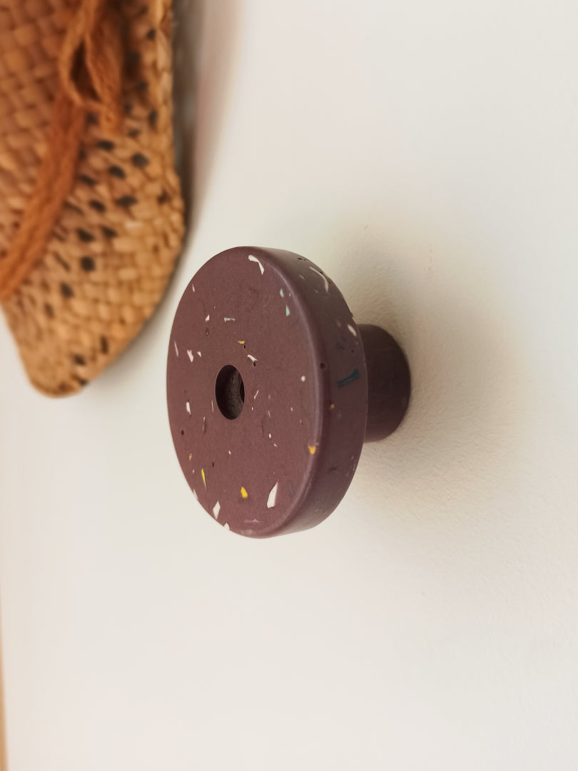 Patère murale Berthe en Jesmonite terrazzo – petit ou grand modèle