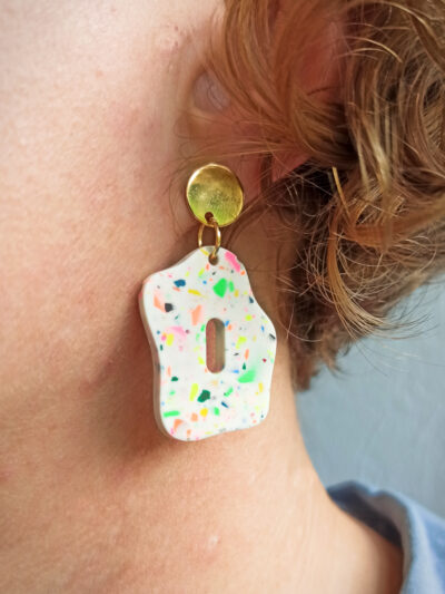 boucles d'oreilles motifs terrazzo en Jesmonite fait main en France